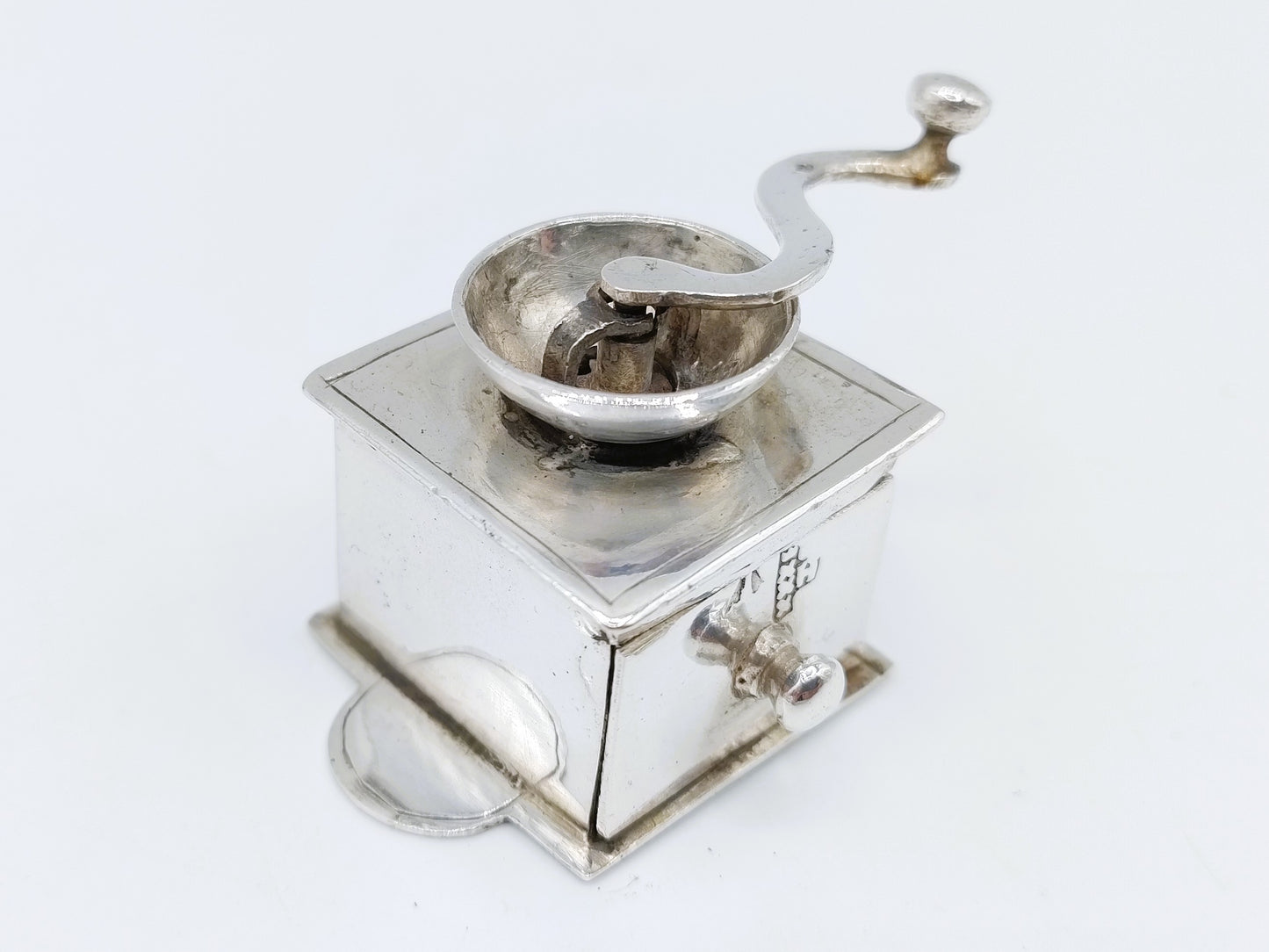Zilveren miniatuur koffiemolen, P. Somerwil II, Amsterdam, 1767