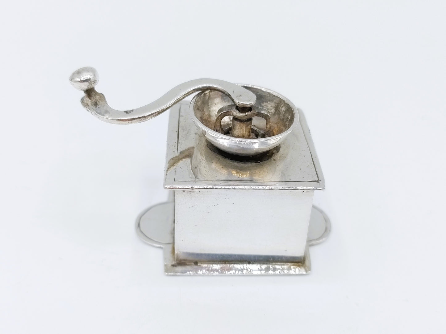 Zilveren miniatuur koffiemolen, P. Somerwil II, Amsterdam, 1767