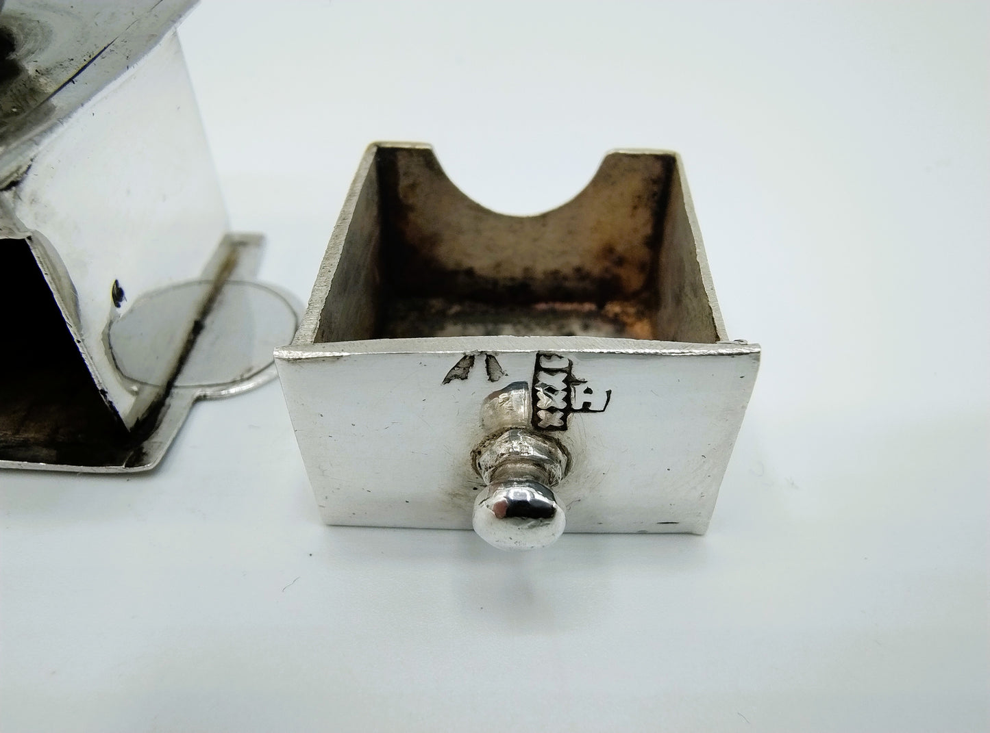 Zilveren miniatuur koffiemolen, P. Somerwil II, Amsterdam, 1767