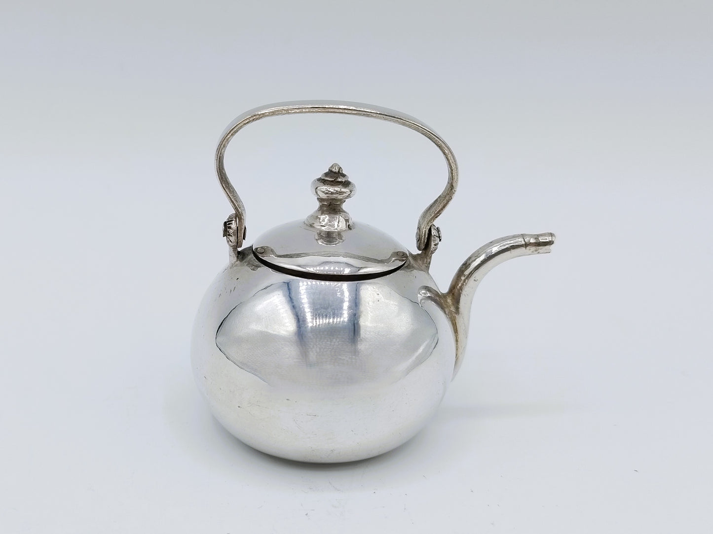 Zilveren miniatuur waterketel, J. Borduur, Amsterdam, 1754