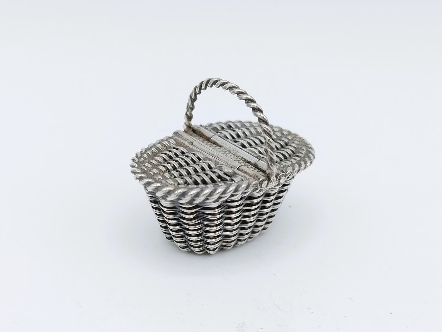 Zilveren miniatuur mand, 19e eeuws