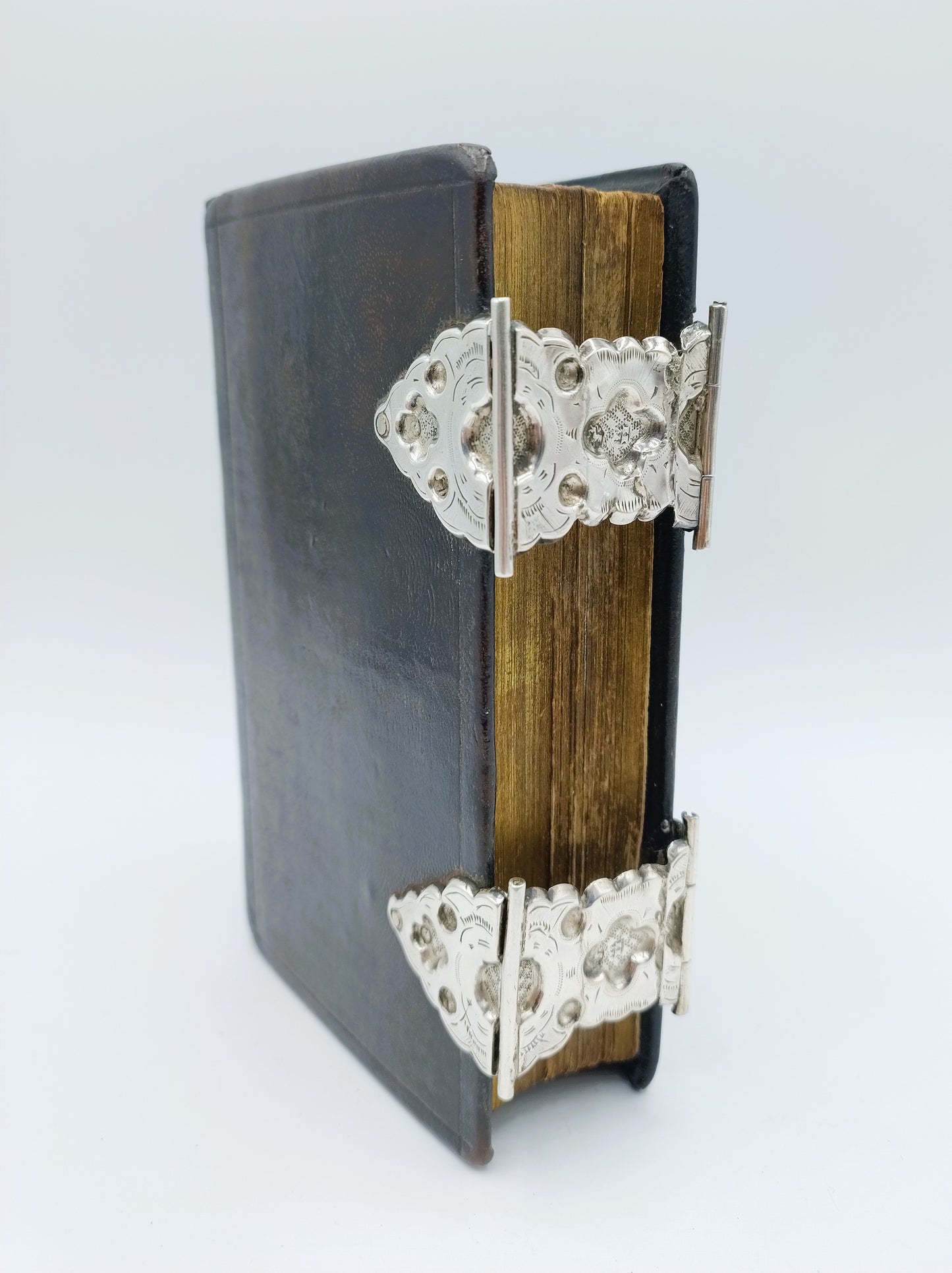 Bibel mit Silberverschlüssen, KJ Kanninga, Drachten, 1873