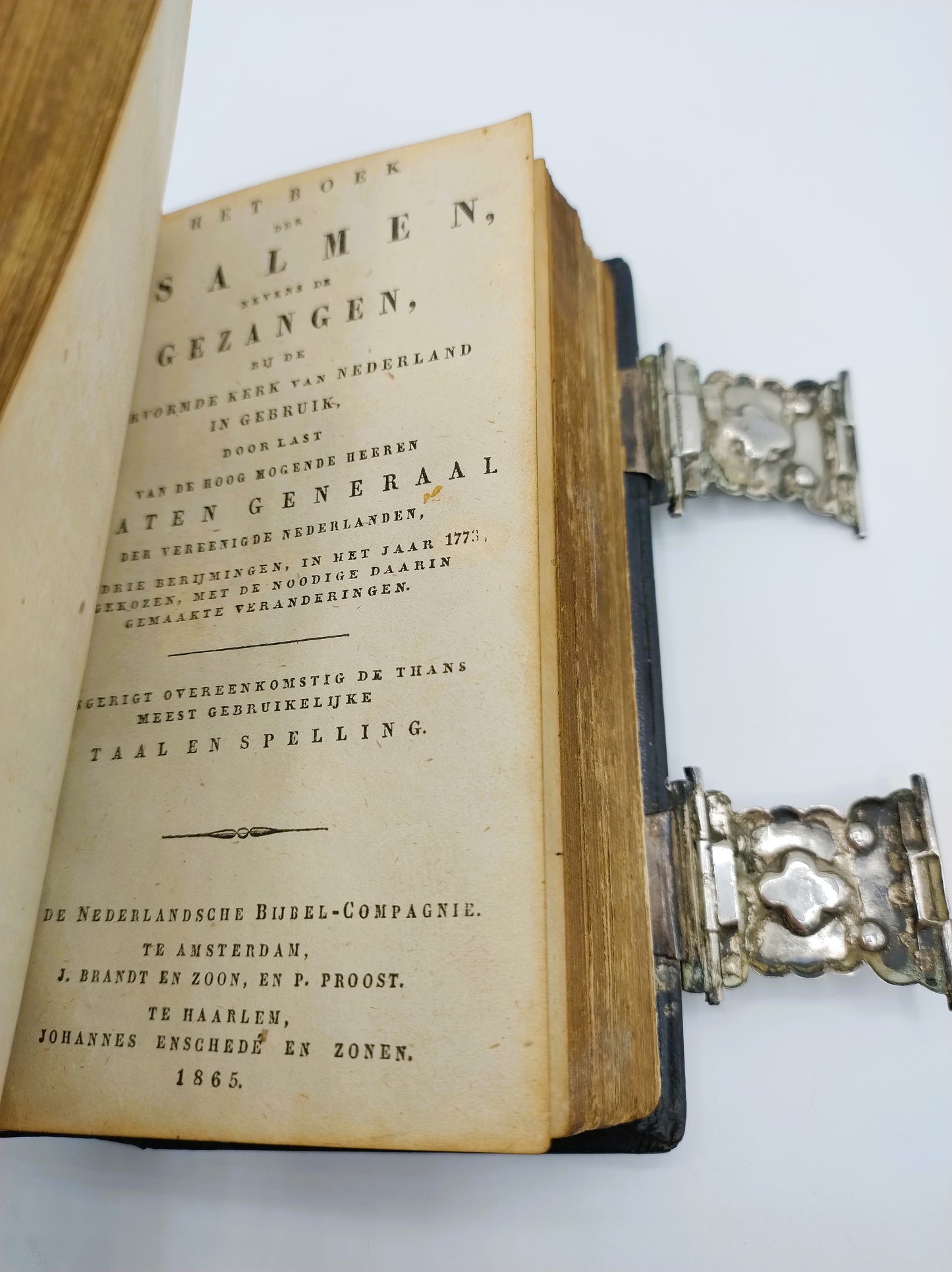 Bibel mit Silberverschlüssen, KJ Kanninga, Drachten, 1873