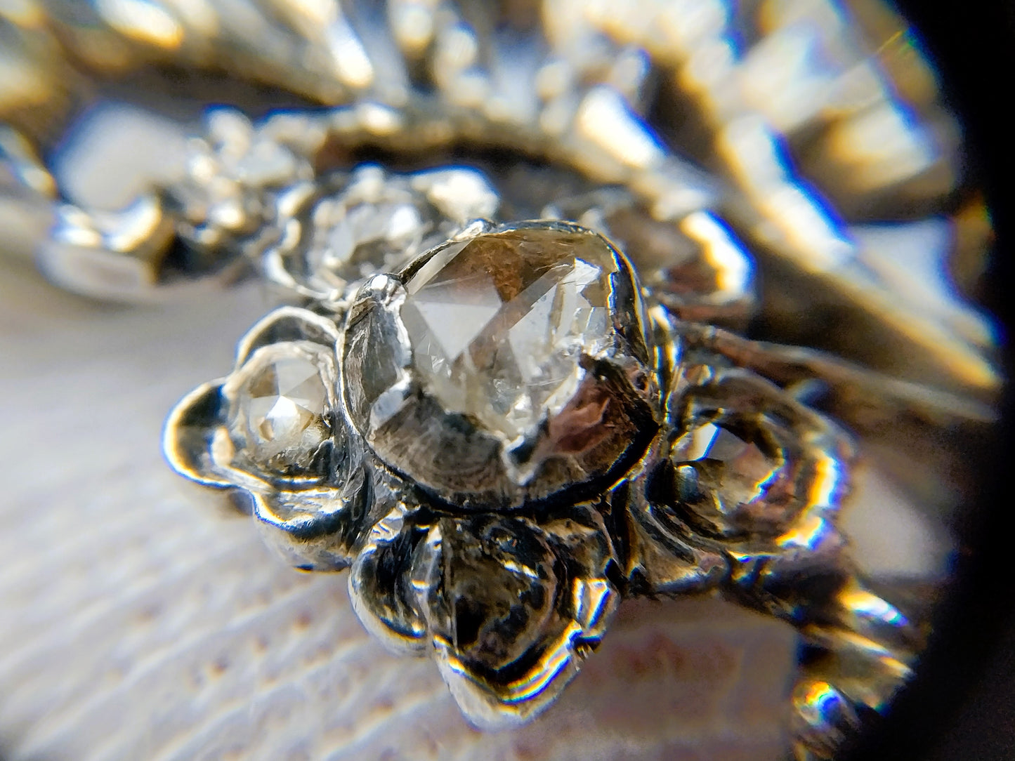 Silver/gold branch brooch set with 34 rose diamonds, 19th century