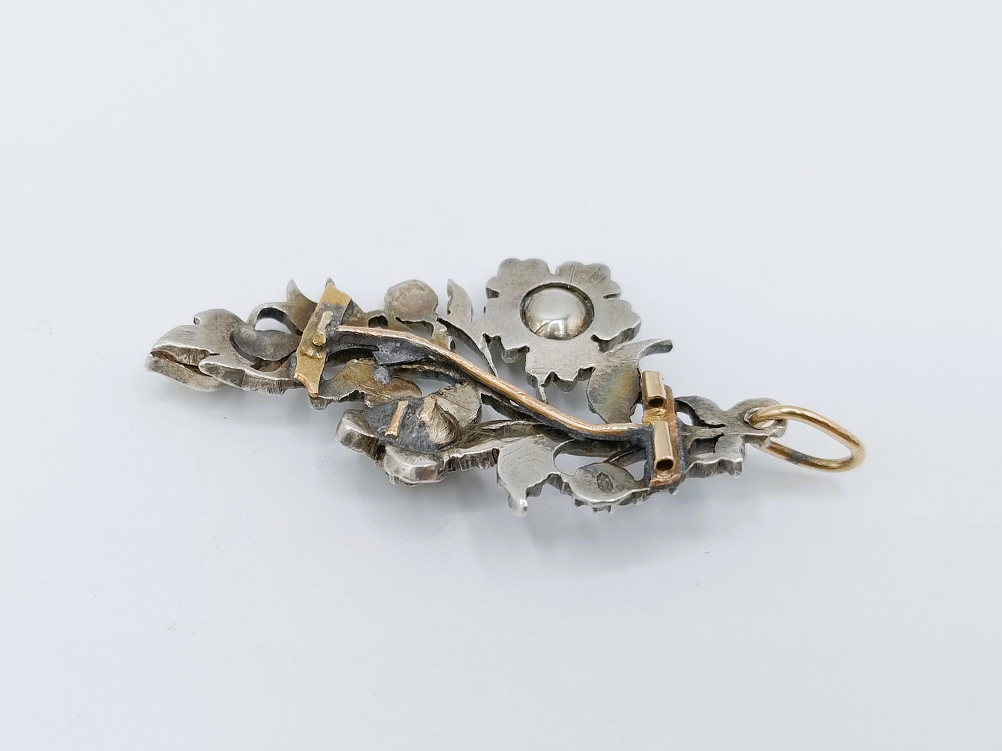Silber-/Goldanhänger, besetzt mit 29 Diamanten im Rosenschliff, ca. 1850.