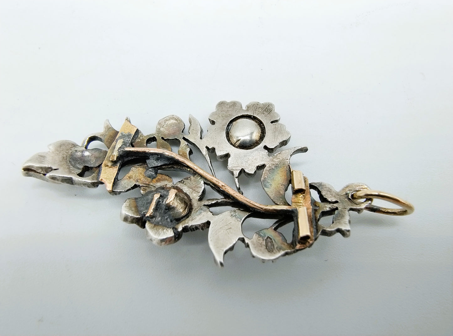 Silber-/Goldanhänger, besetzt mit 29 Diamanten im Rosenschliff, ca. 1850.