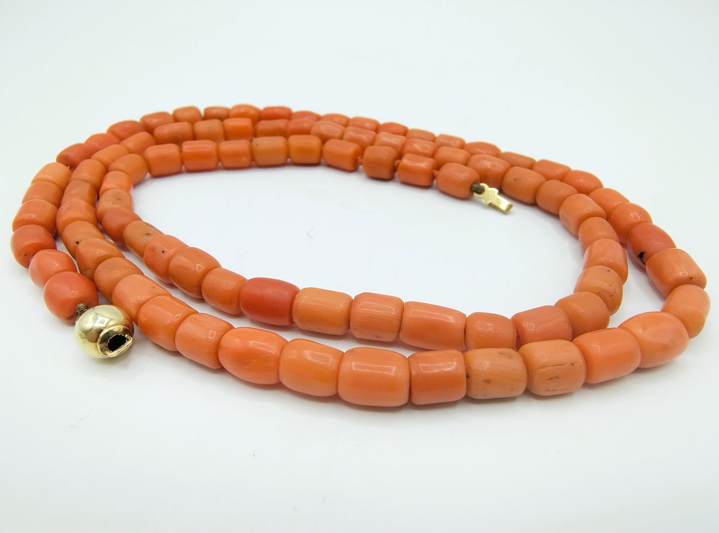 Blutkorallenkette mit goldenem Kugelverschluss, 57,5 cm