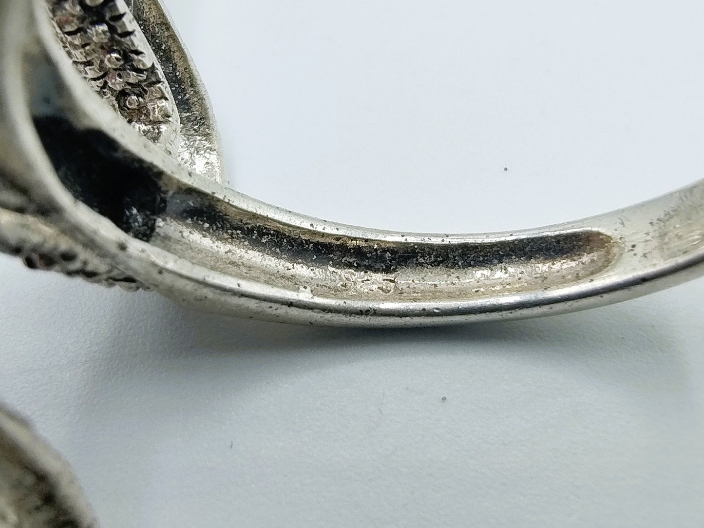 Zilveren ring, slang met markasieten, 18 mm