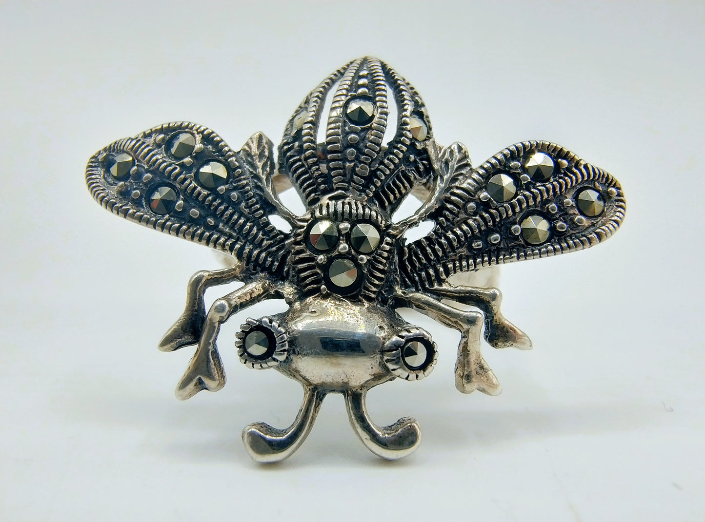 Zilveren ring, vlieg met markasieten, 19 mm