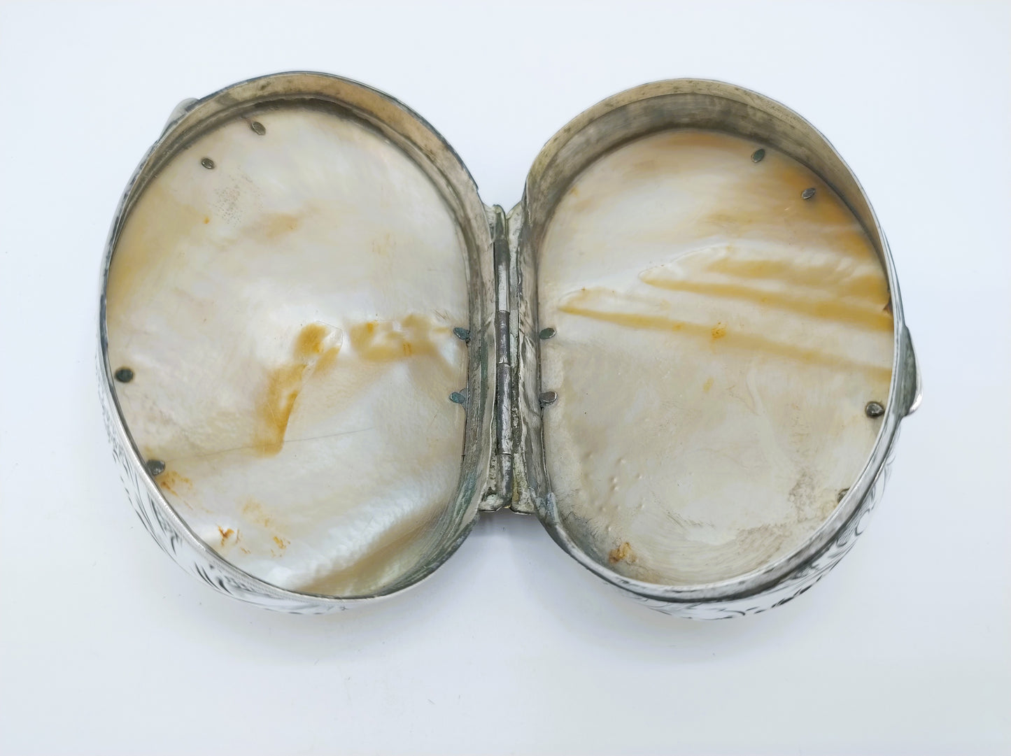 Hollandse zilveren snuifdoos met parelmoer, ca. 1800