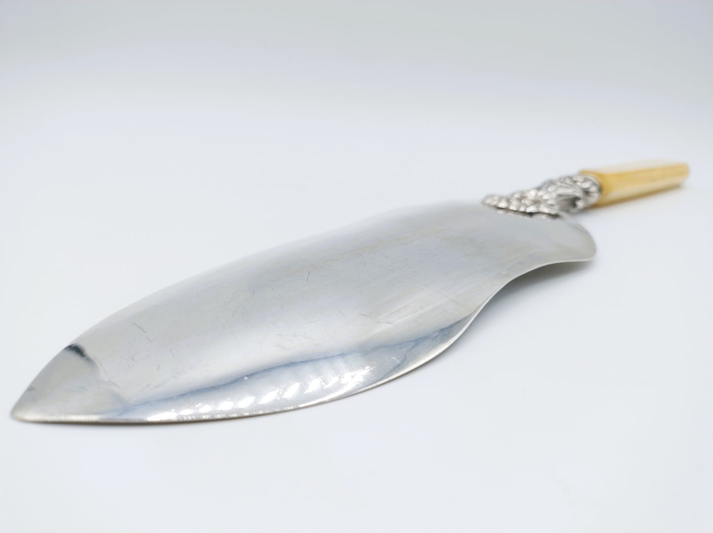 Zilveren taartschep met benen heft, E. Callot, Parijs, ca. 1850