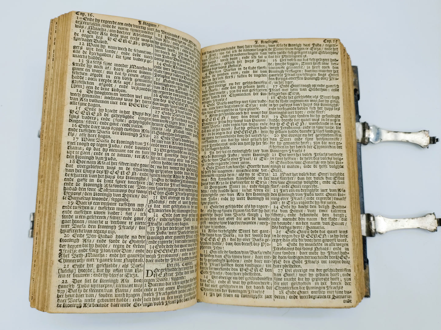 Bibel mit Silberverschlüssen, Amsterdam, 1691