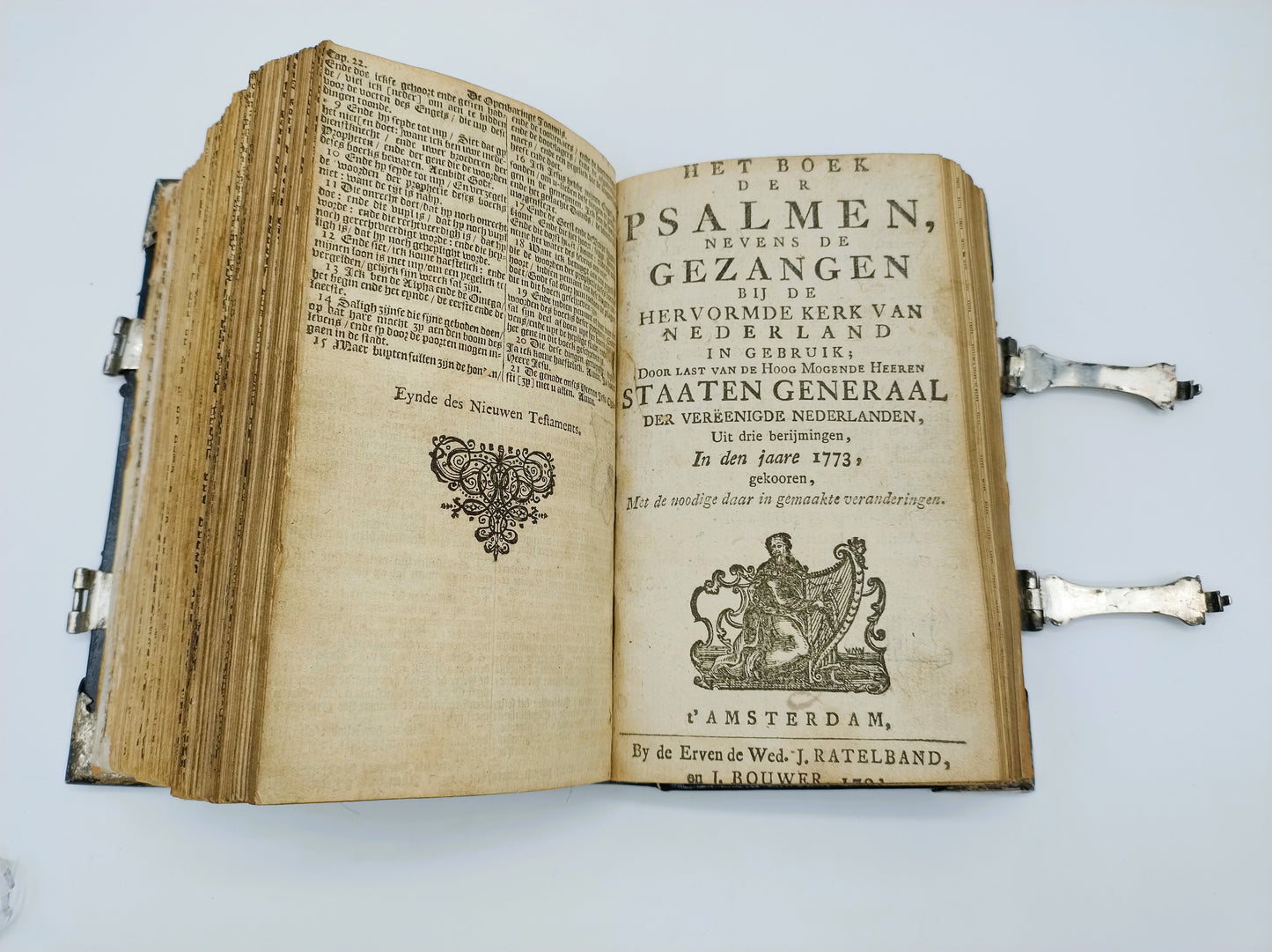Bibel mit Silberverschlüssen, Amsterdam, 1691