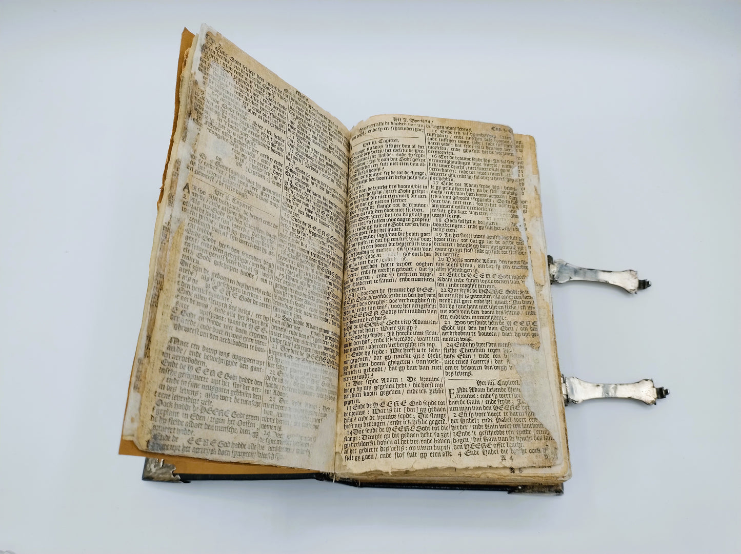 Bibel mit Silberverschlüssen, Amsterdam, 1691