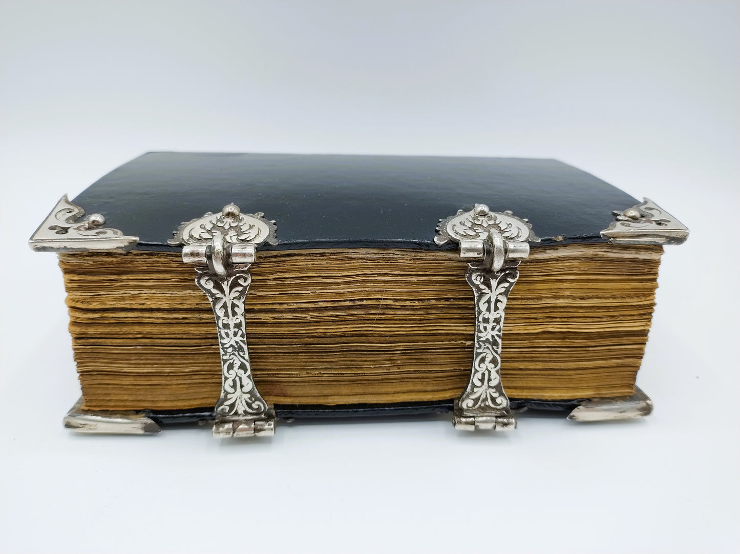 Bibel mit Silberverschlüssen, Amsterdam, 1691