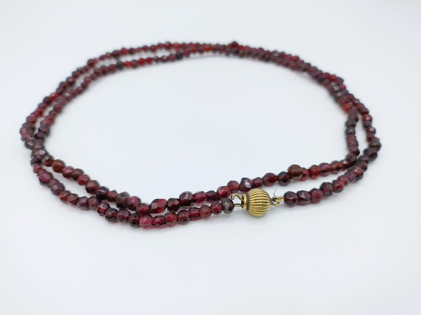 Farmer's grenade necklace with silver clasp. 78 cm