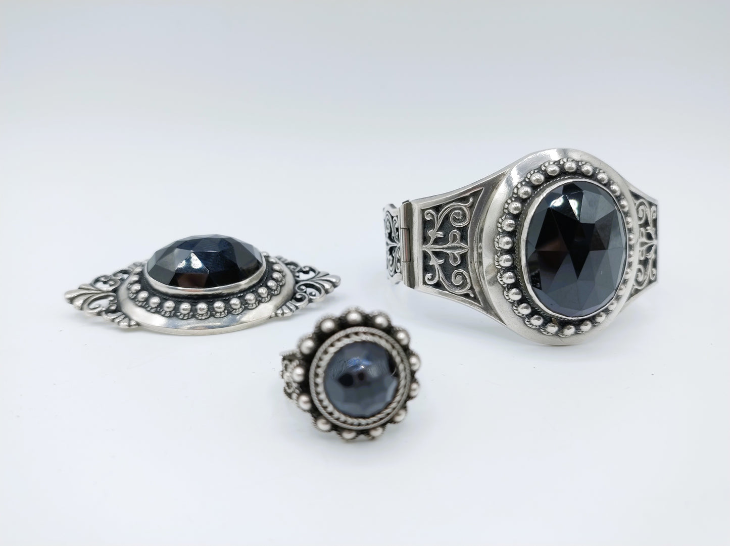 Jewelry set, silver bracelet, brooch and ring, Niekerk, Schoonhoven.