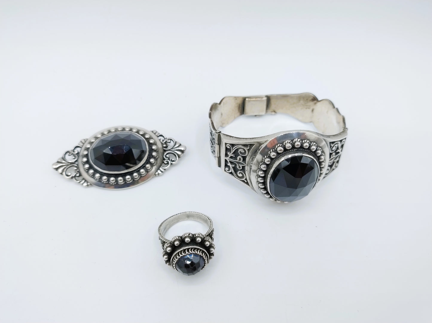 Jewelry set, silver bracelet, brooch and ring, Niekerk, Schoonhoven.
