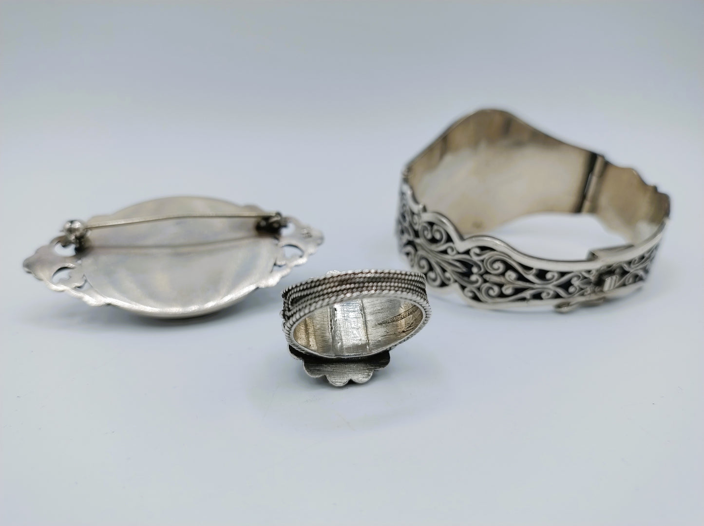 Jewelry set, silver bracelet, brooch and ring, Niekerk, Schoonhoven.