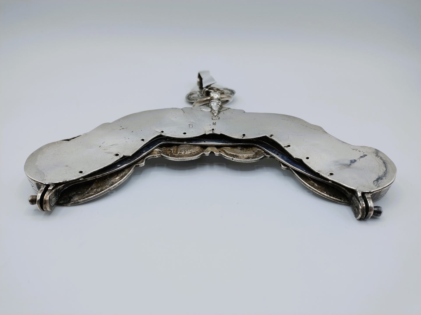 Zilveren tasbeugel met tashaak, R. Tania, Leeuwarden, ca. 1785