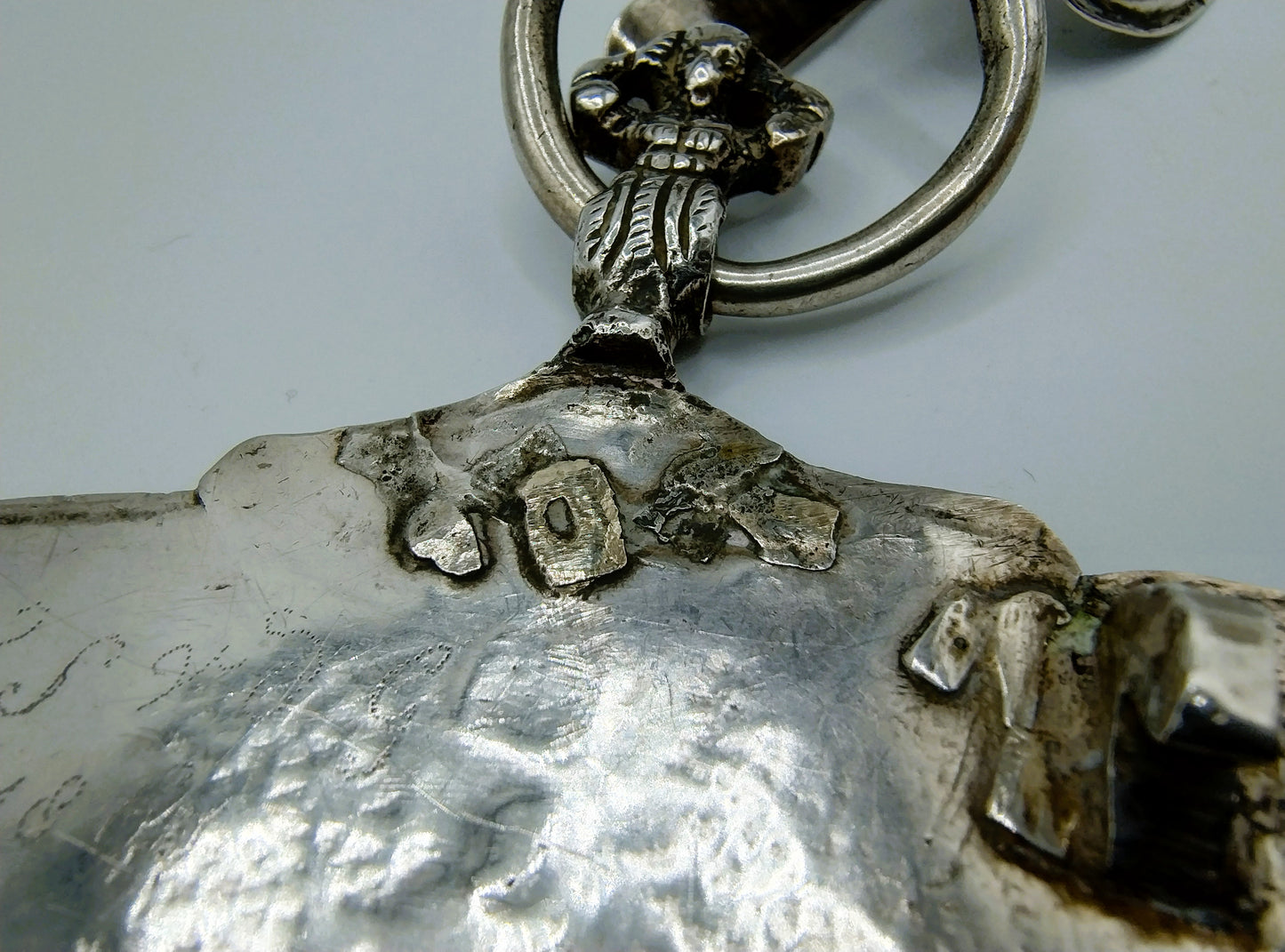 Zilveren tasbeugel met tashaak, R. Tania, Leeuwarden, ca. 1785