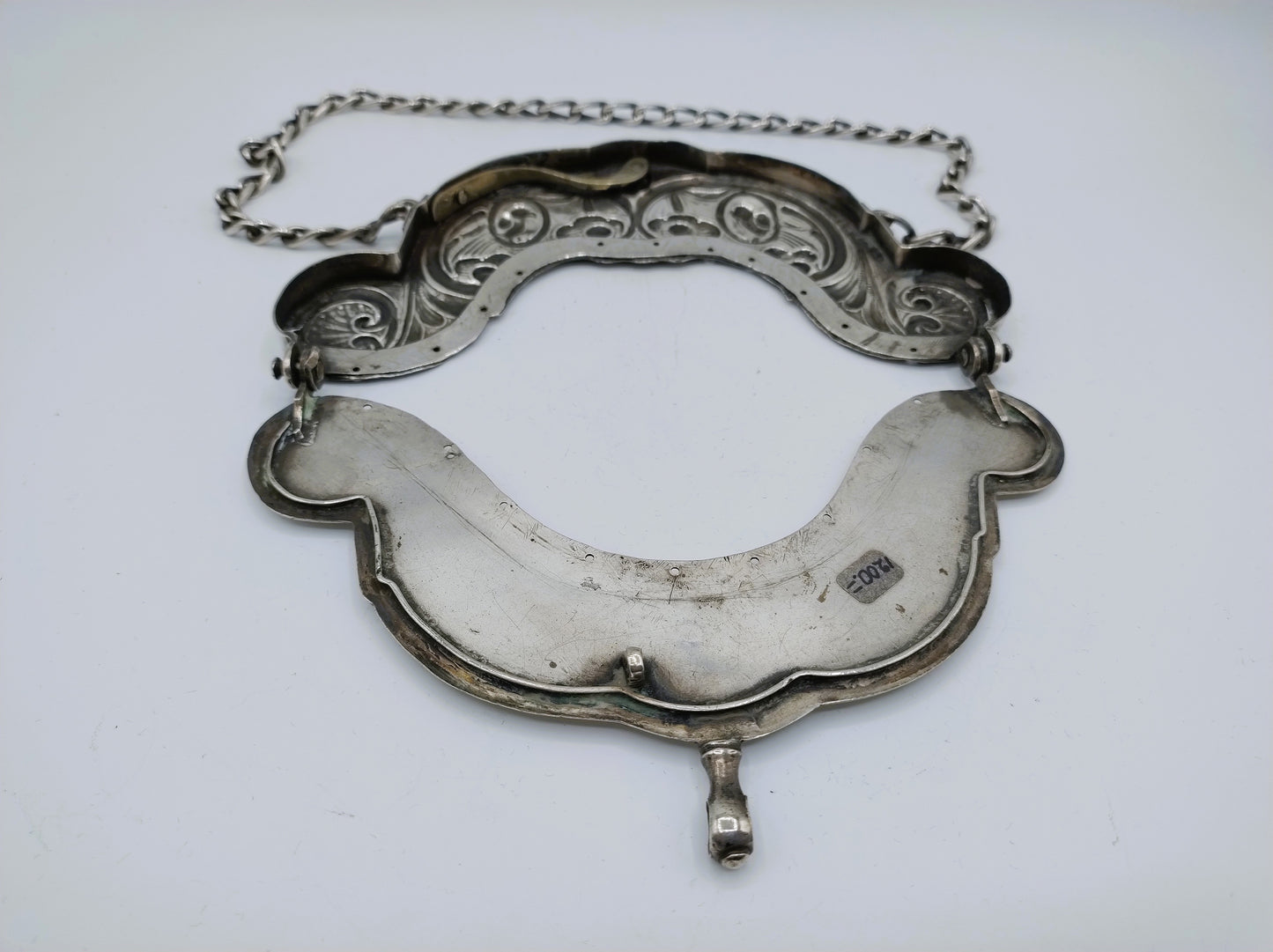 Zilveren tasbeugel met ketting, H.N. Hubert, Groningen, ca. 1790
