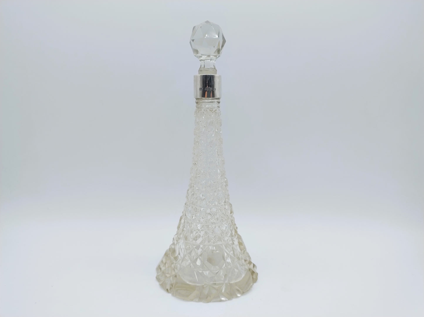 Kristallen karaf met zilveren rand, H. Bourne, Birmingham, 1898