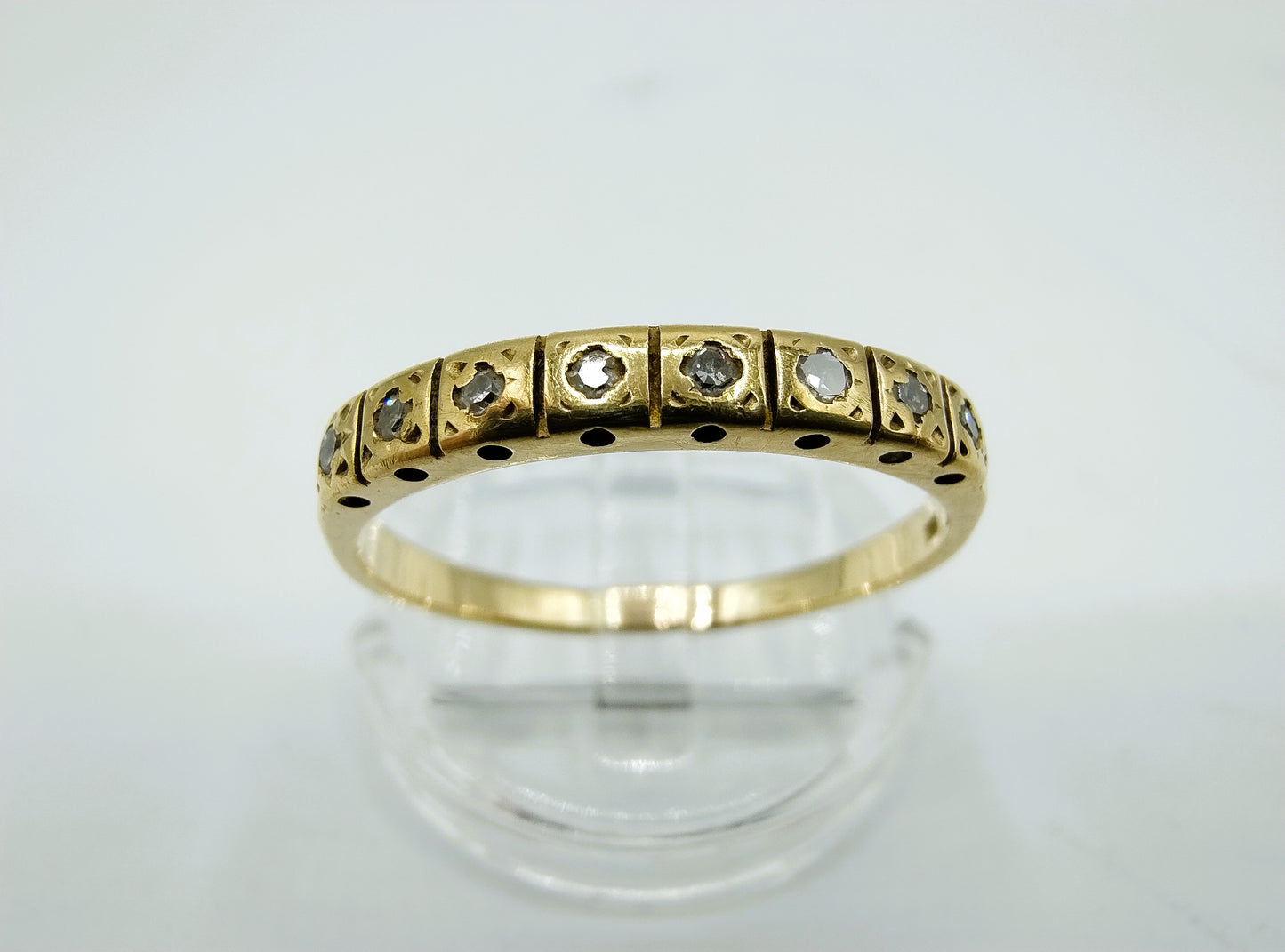 Gouden bandring met 8 diamanten, 19 mm
