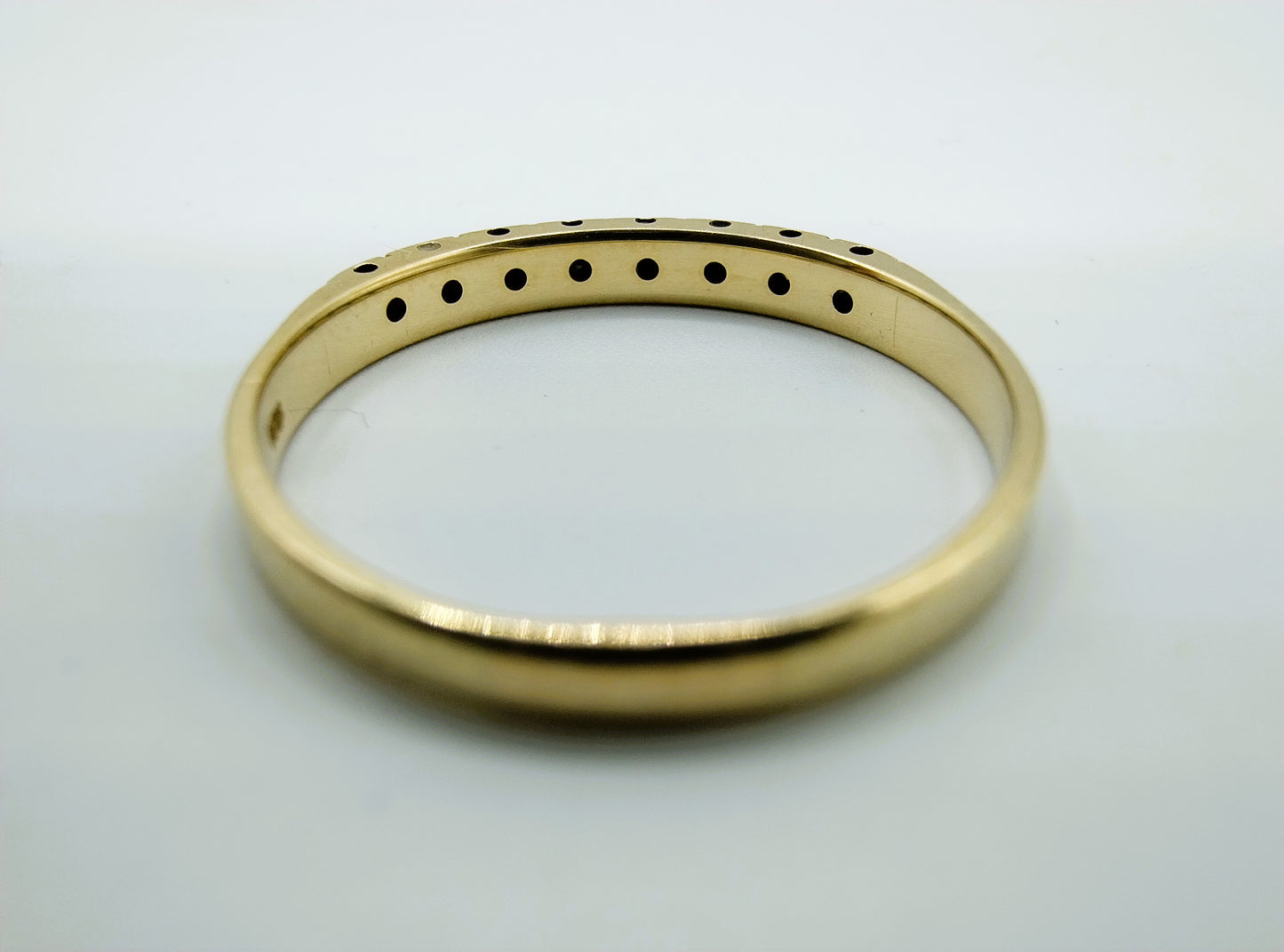 Gouden bandring met 8 diamanten, 19 mm