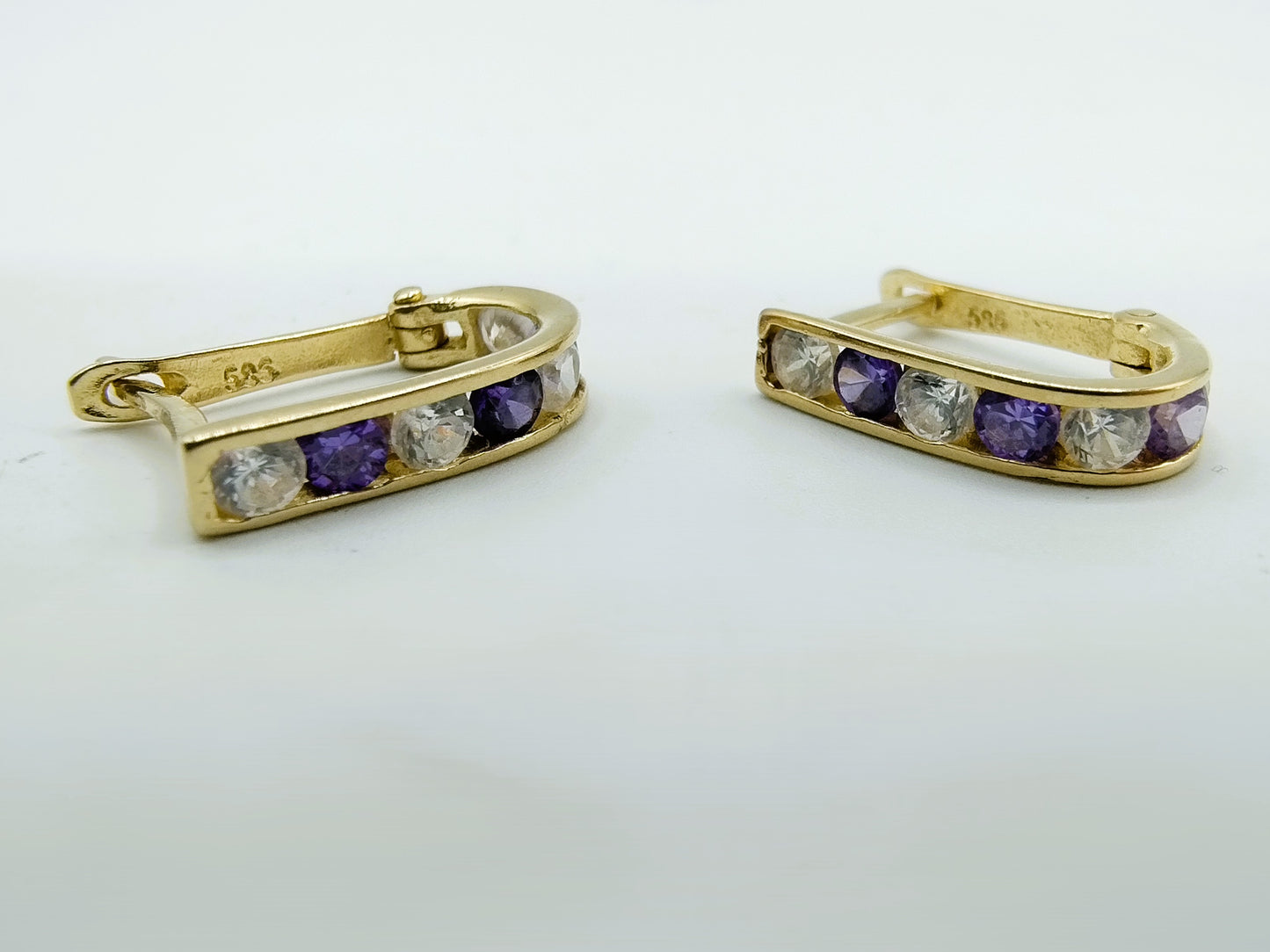 Goldohrringe mit Zirkonia und Amethyst