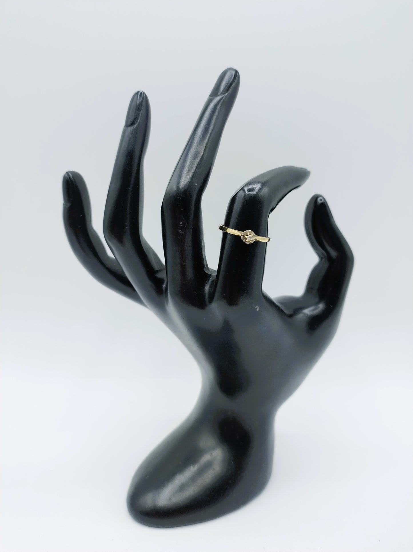 Gouden solitairring met diamant, 17 mm
