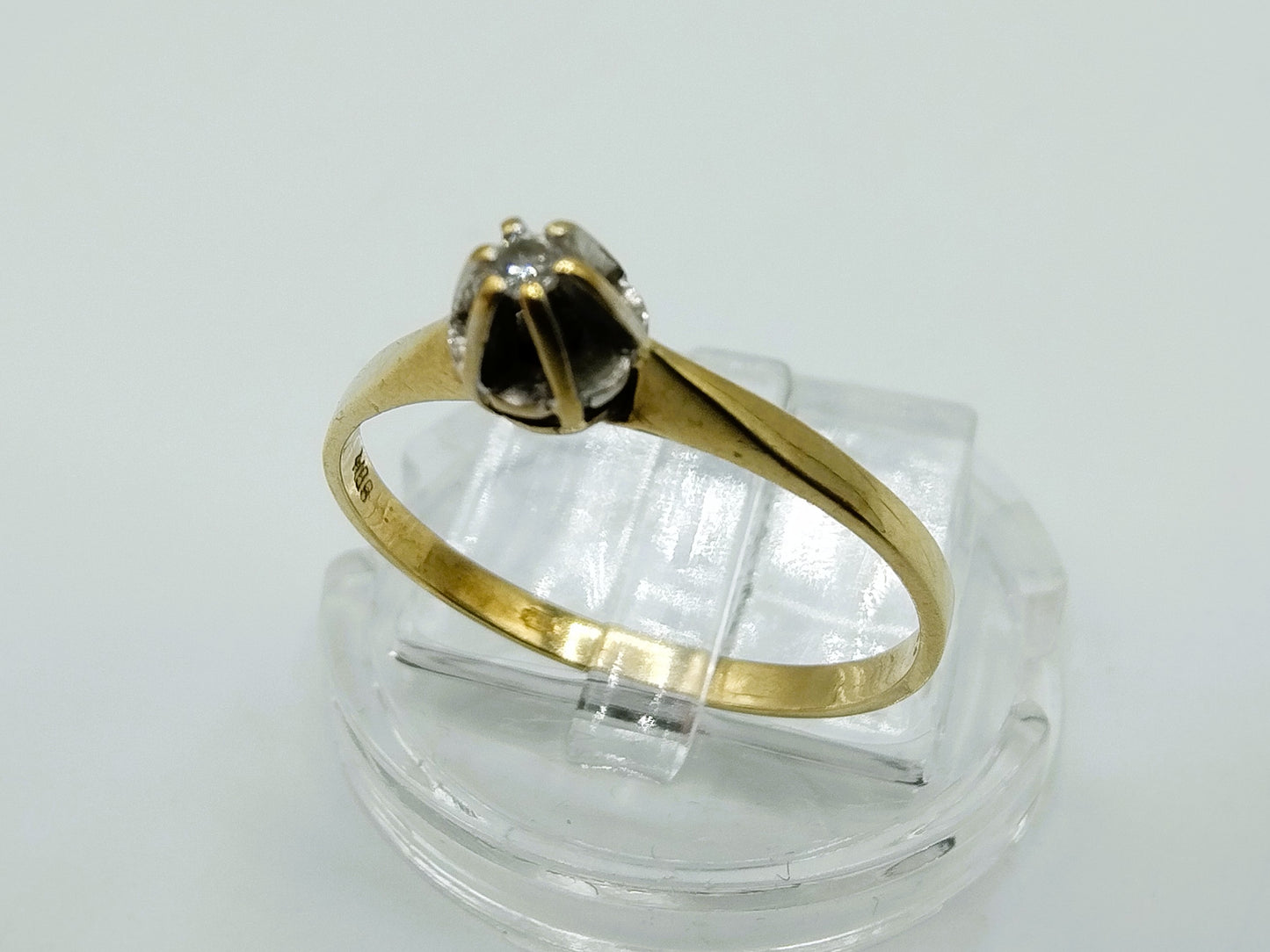 Gouden solitairring met diamant, 17 mm