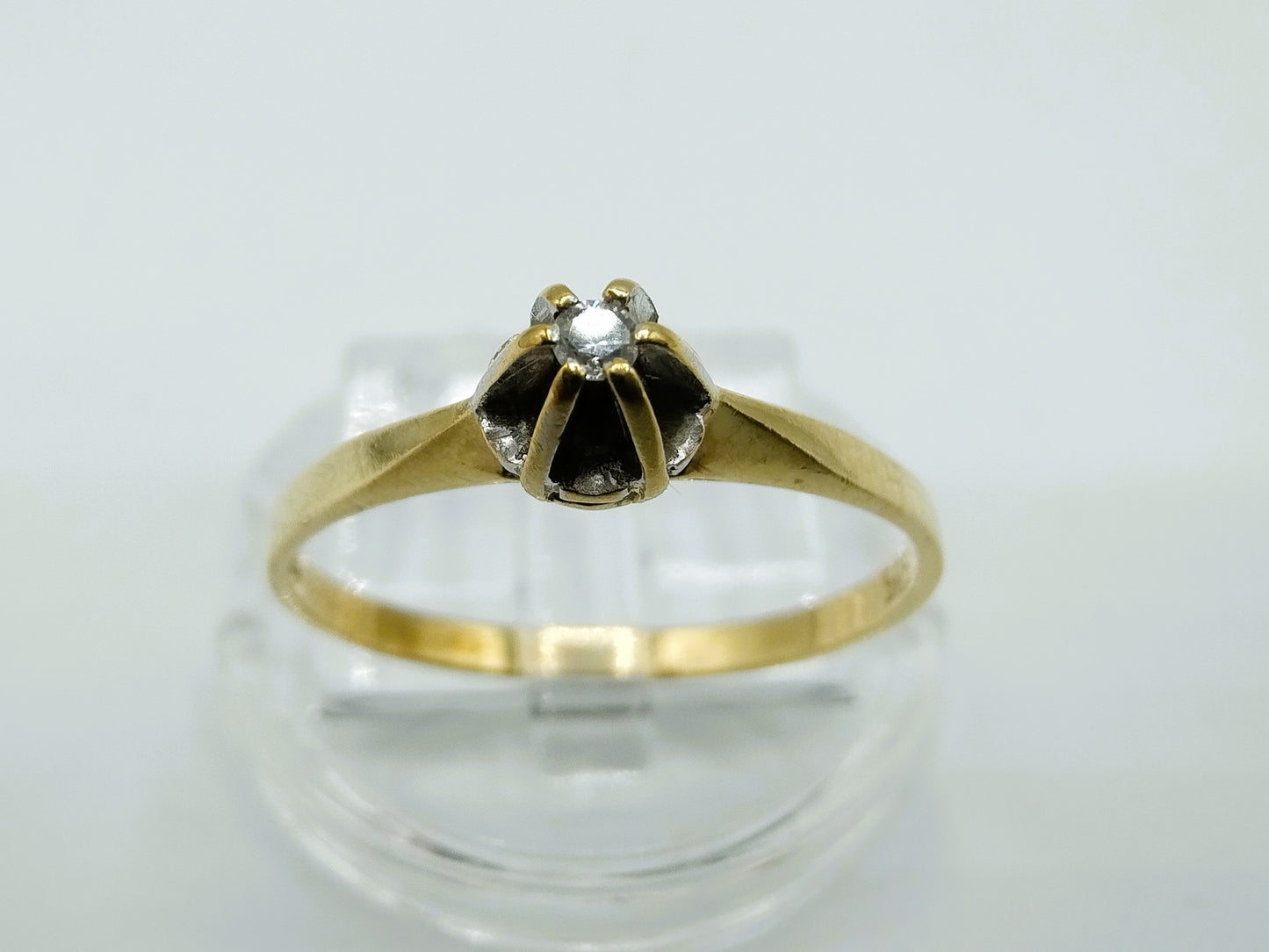 Gouden solitairring met diamant, 17 mm