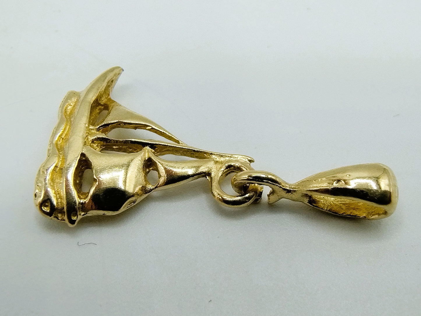 Gouden hanger van een zeilboot, 14 karaats