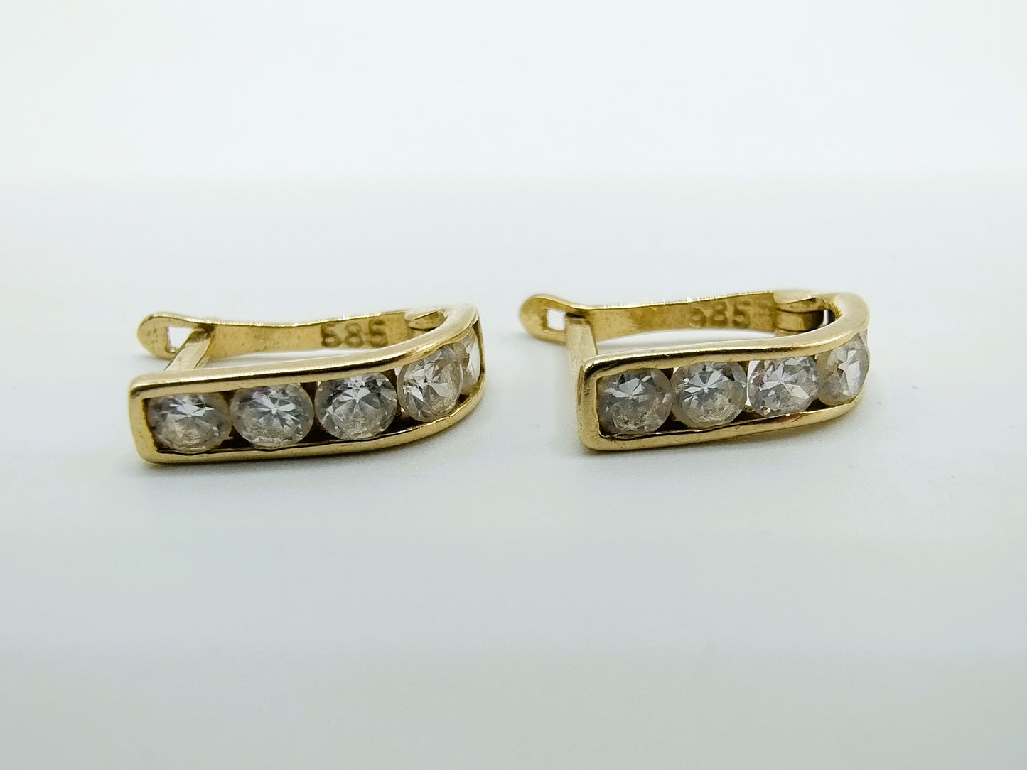 Goldohrringe mit Zirkonia