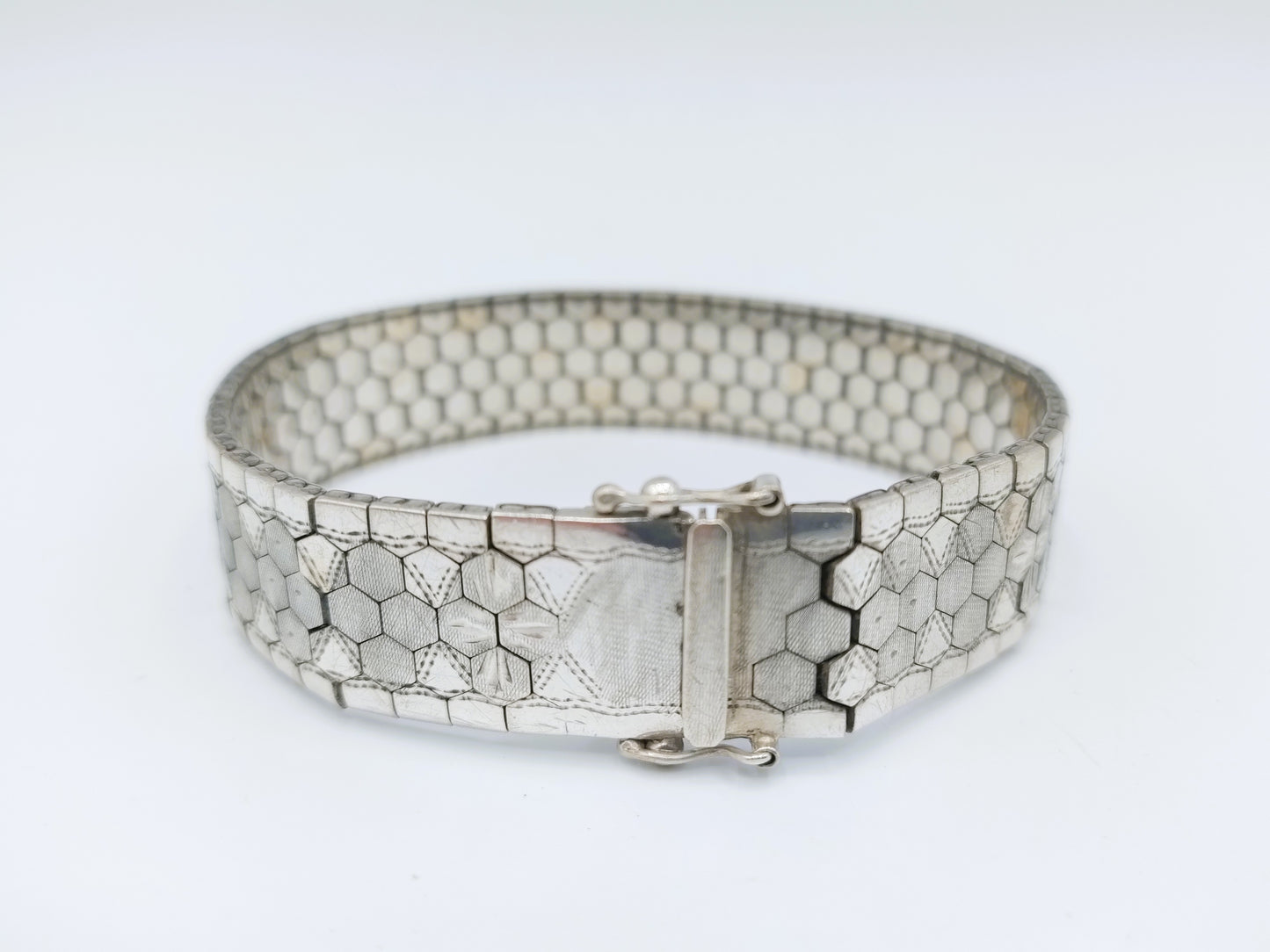Zilveren armband met bloemmotief, 19,5 cm.