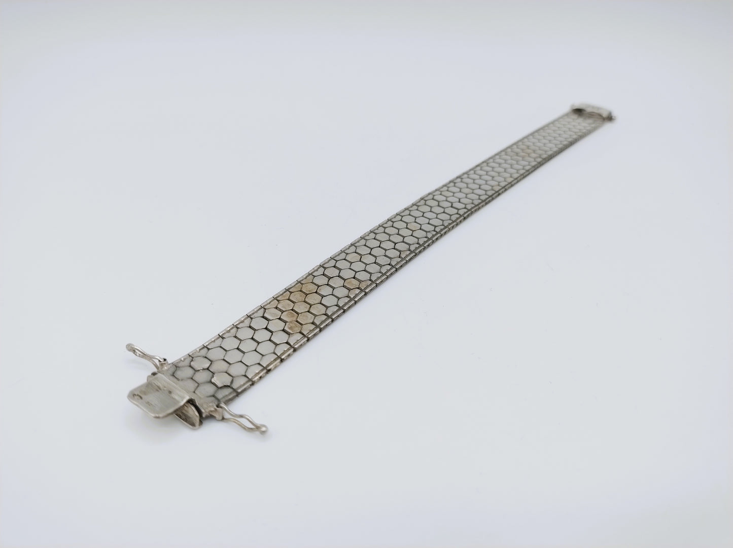 Zilveren armband met bloemmotief, 19,5 cm.