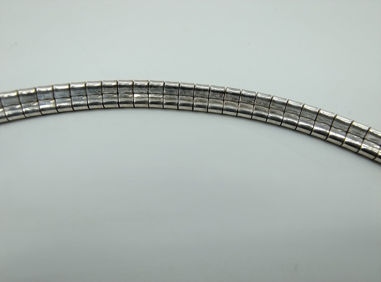 Zilveren omega ketting 45,5 cm.