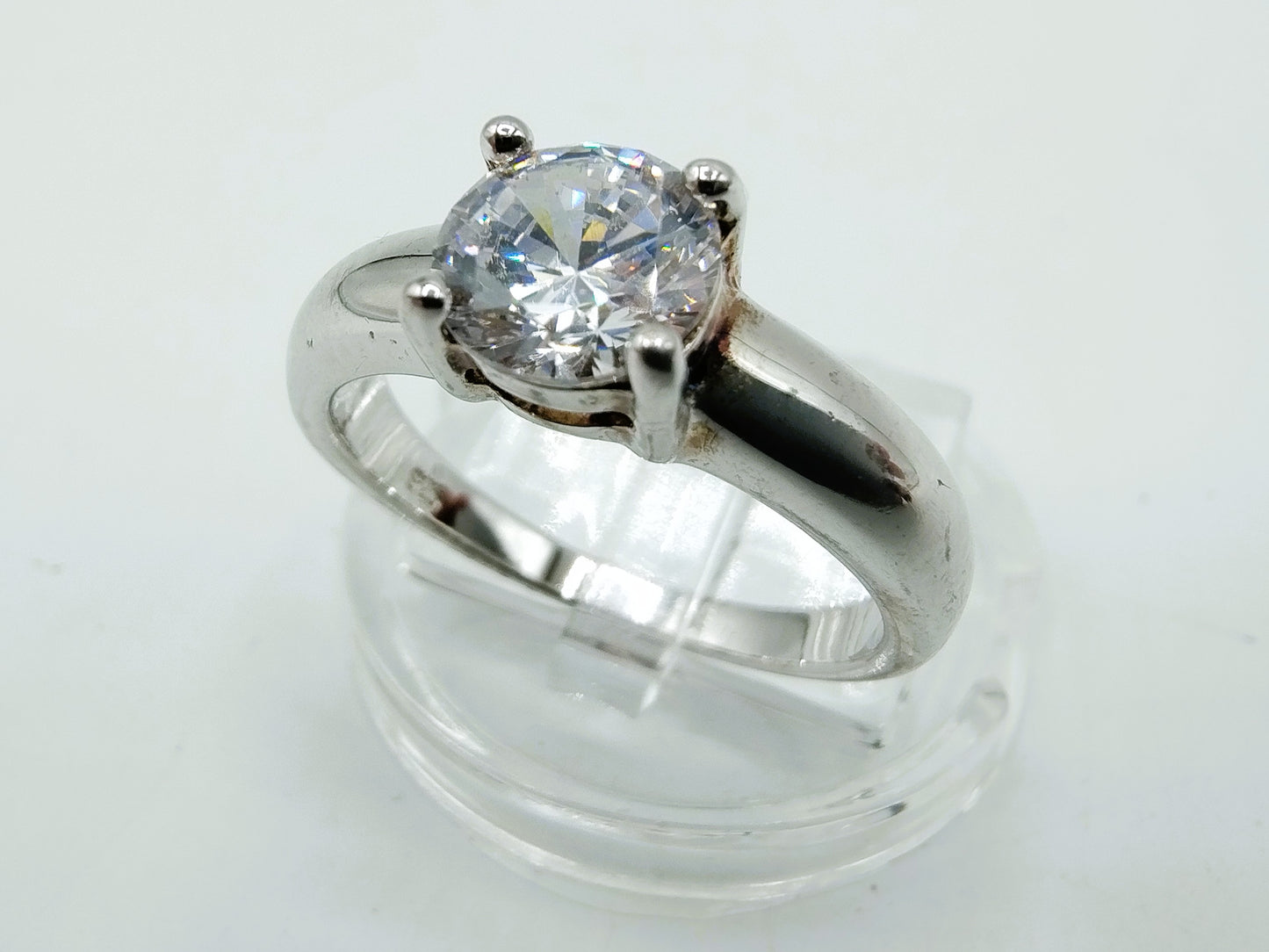 Zilveren solitair ring met zirkonia, 17 mm.