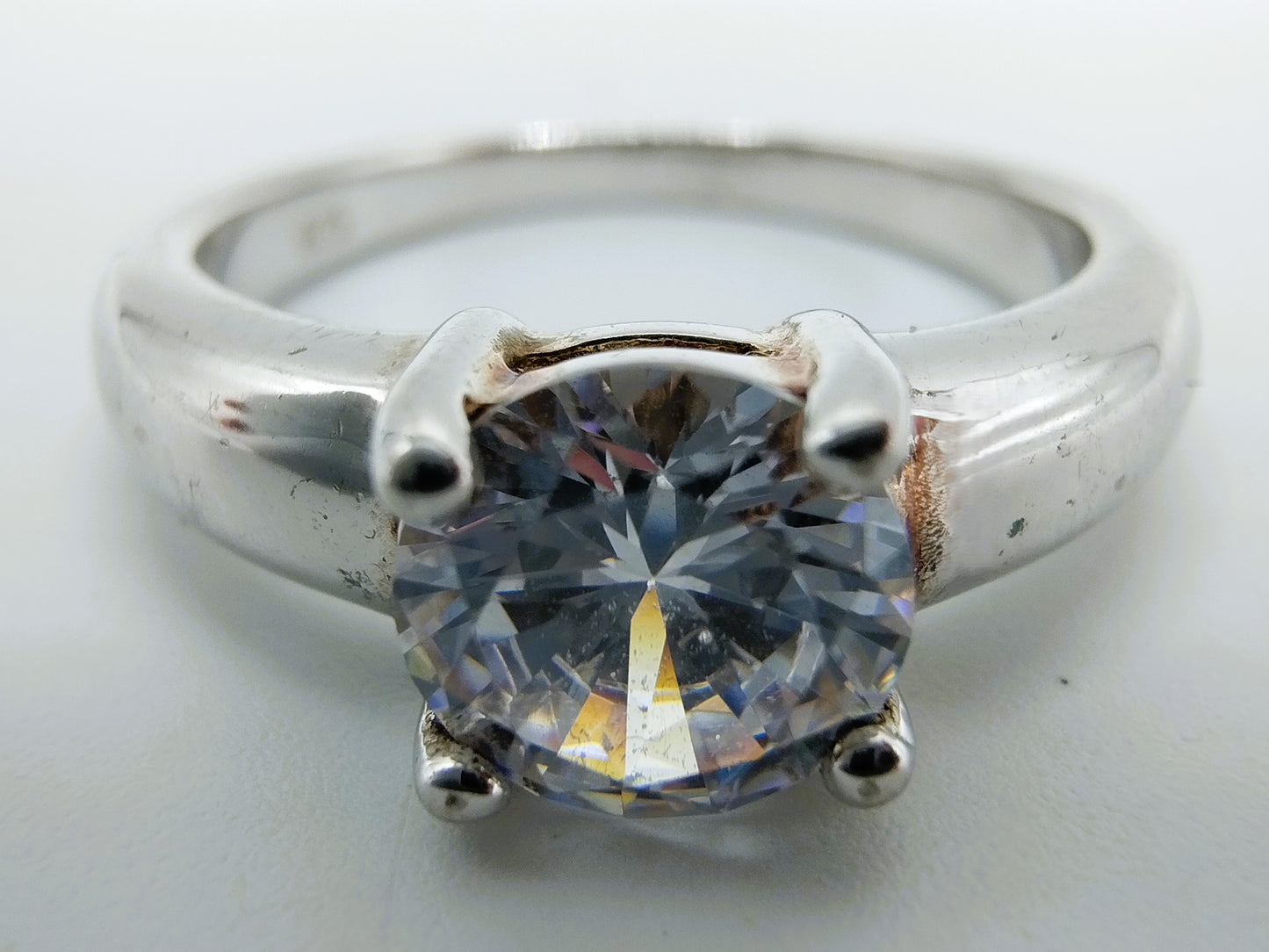 Zilveren solitair ring met zirkonia, 17 mm.
