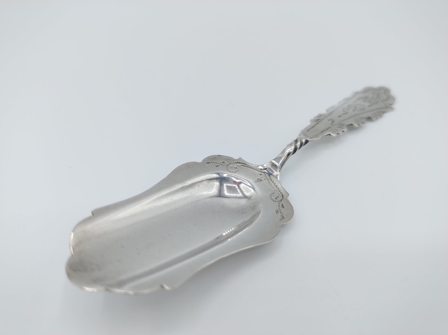 Zilveren suikerlepel, A. Pluut Jr, Schoonhoven, ca. 1930