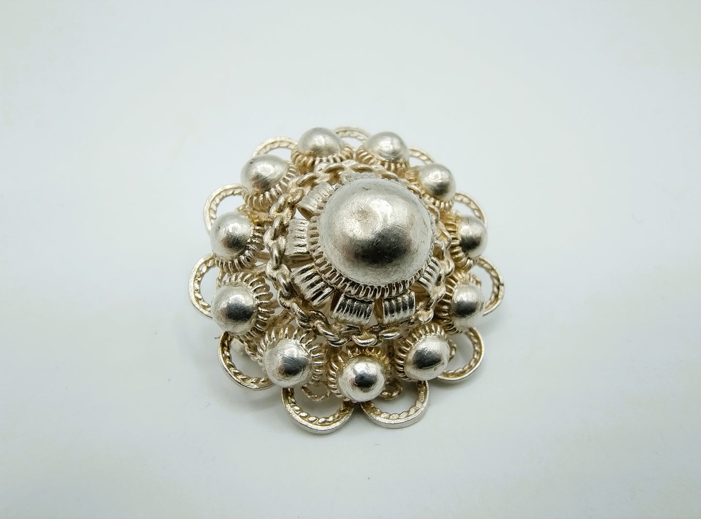 Silver Zeeland button brooch, 835