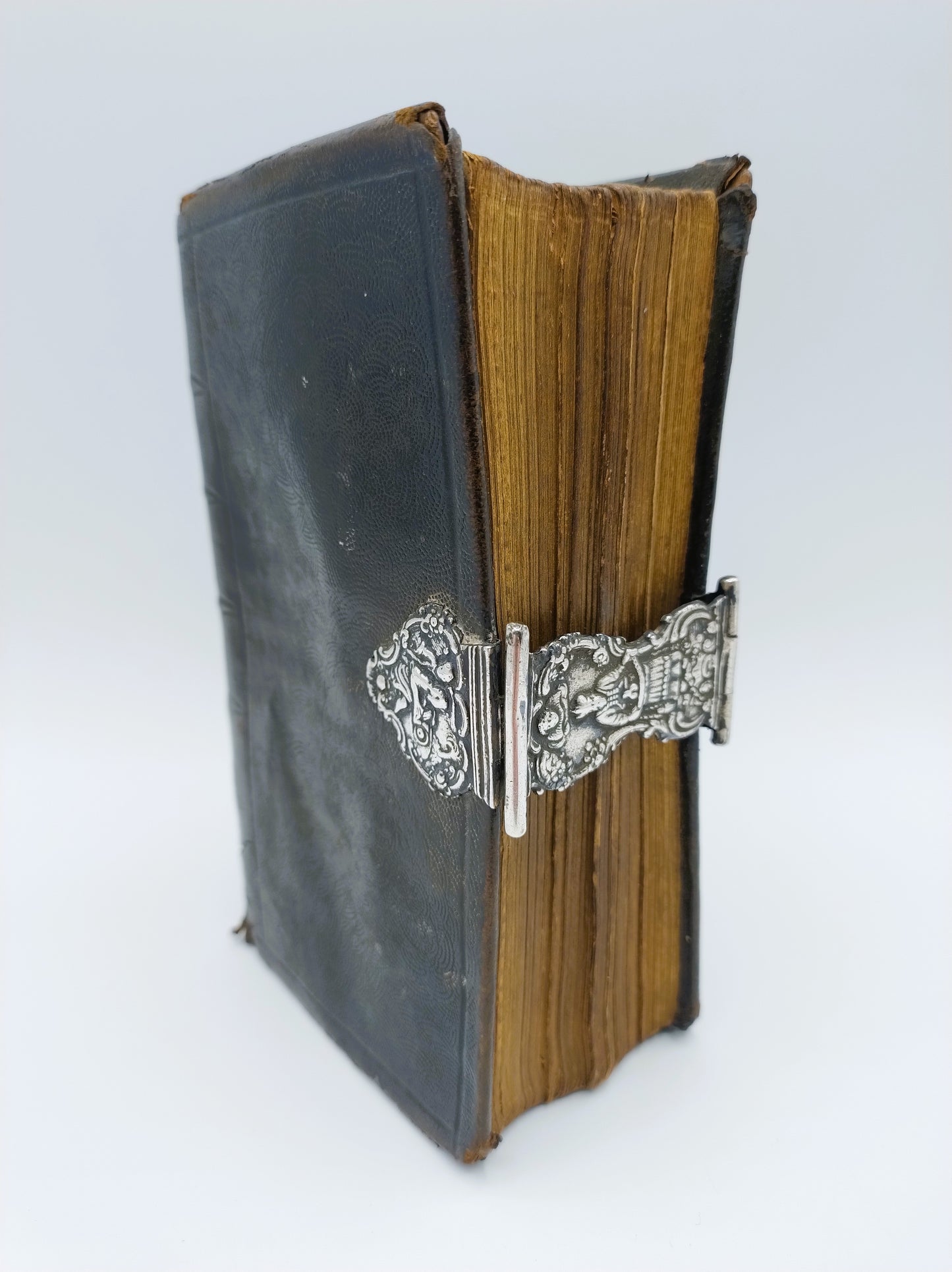 Bible with silver lock R. van der Wolde, Meppel, 1810