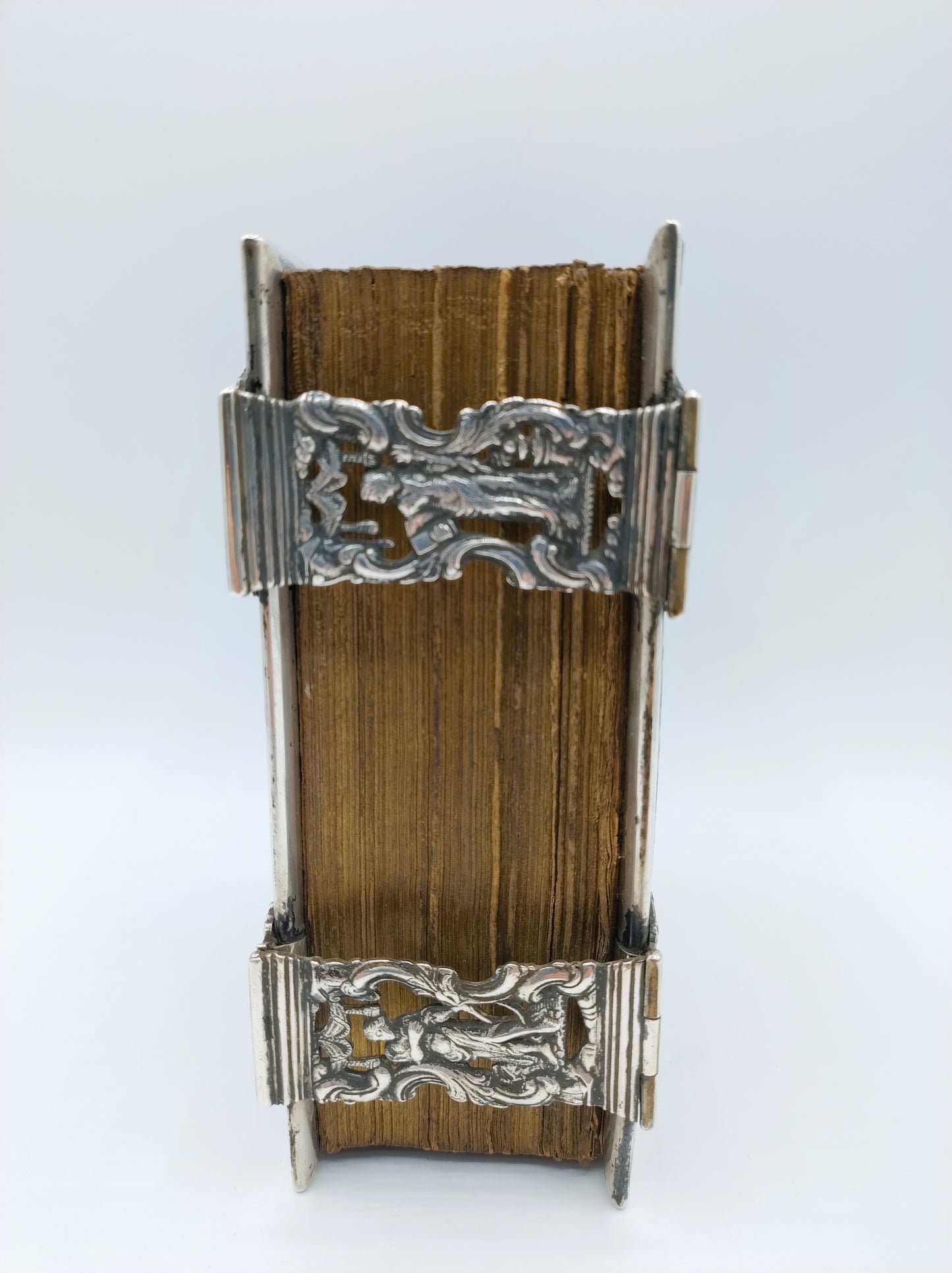 18e Eeuwse Bijbel met zilveren beslag en sloten, H.P. Kremer, Groningen, ca. 1808