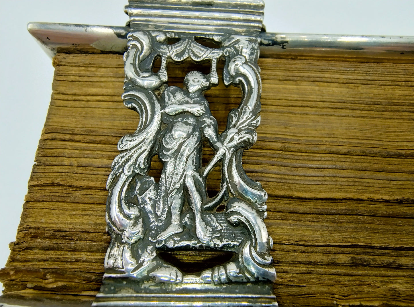 18e Eeuwse Bijbel met zilveren beslag en sloten, H.P. Kremer, Groningen, ca. 1808