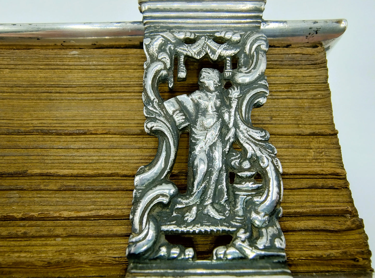 18e Eeuwse Bijbel met zilveren beslag en sloten, H.P. Kremer, Groningen, ca. 1808