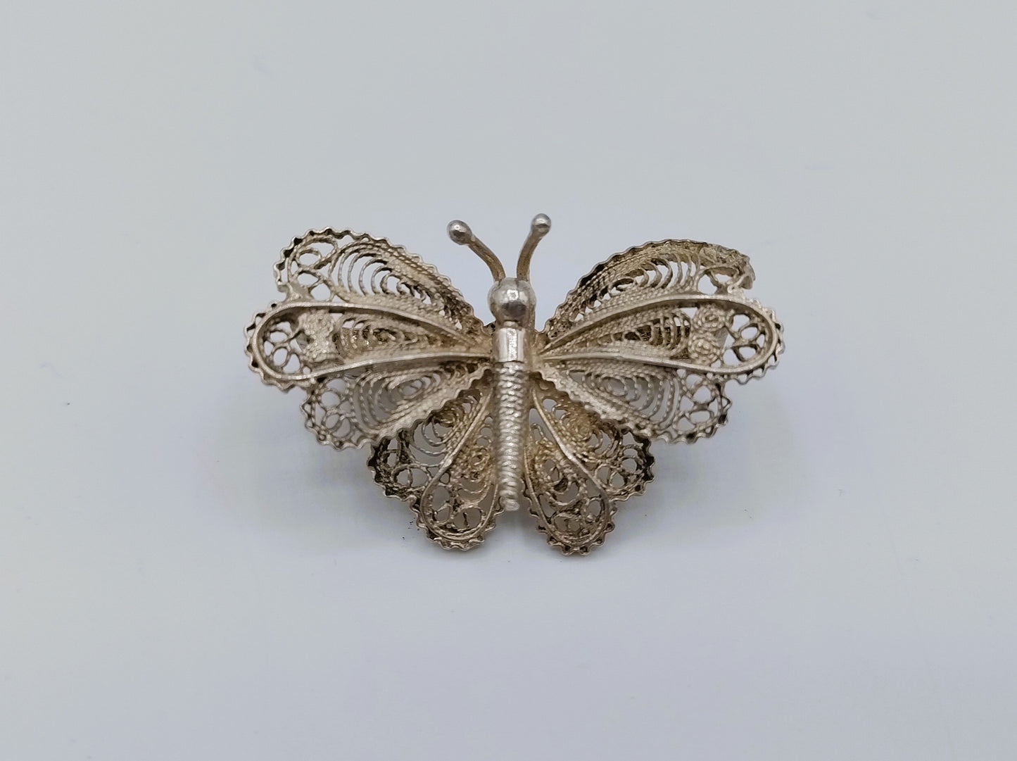 Zilveren vlinder filigrein broche, 800
