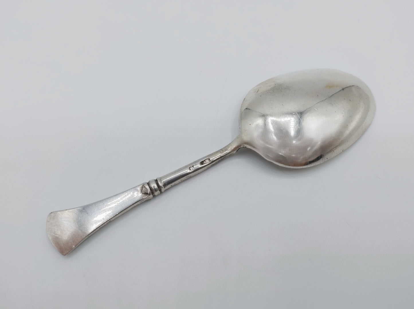 Zilveren suikerschepje, 800