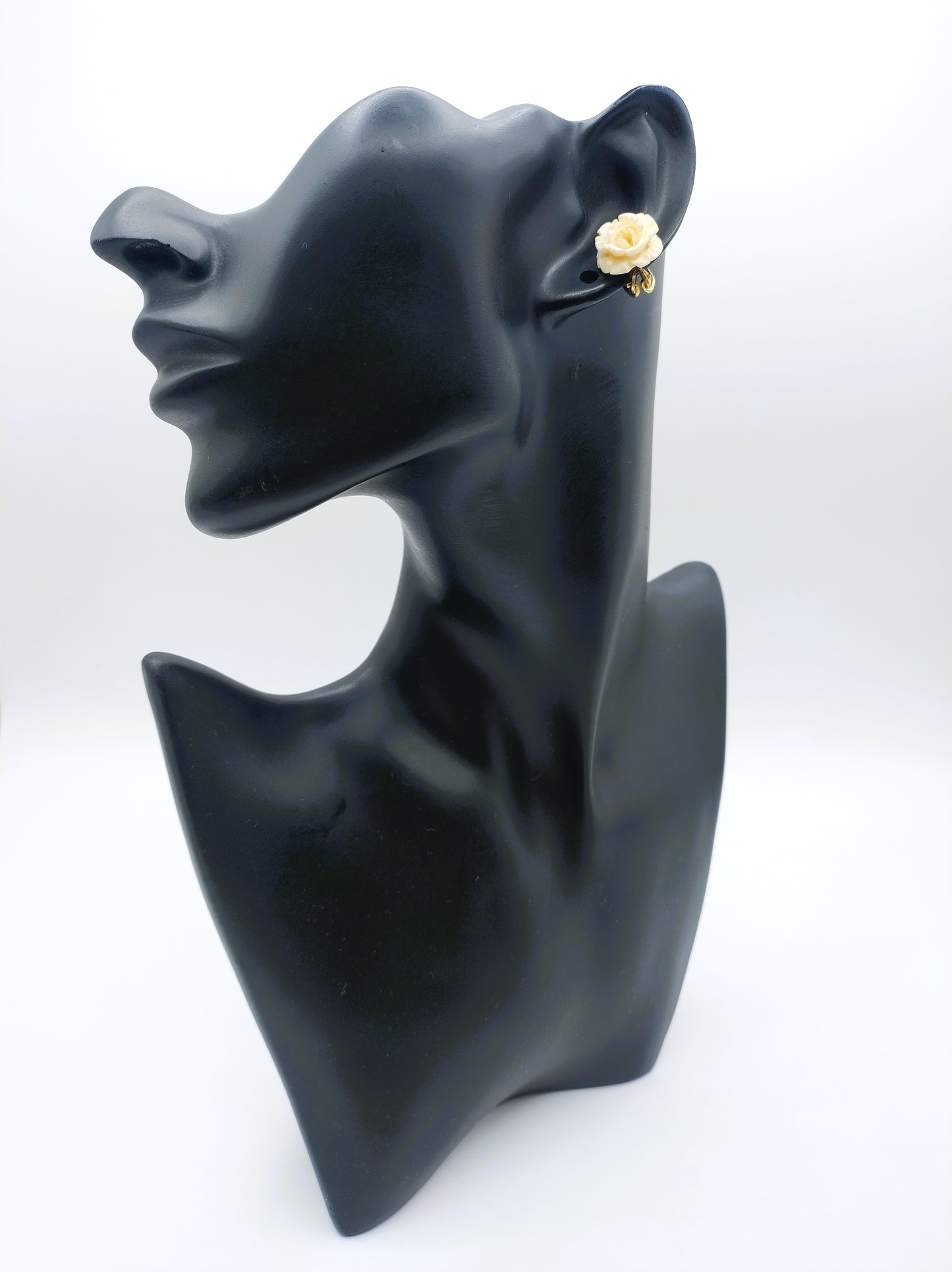 Vintage zilveren clip oorbellen met witte rozen