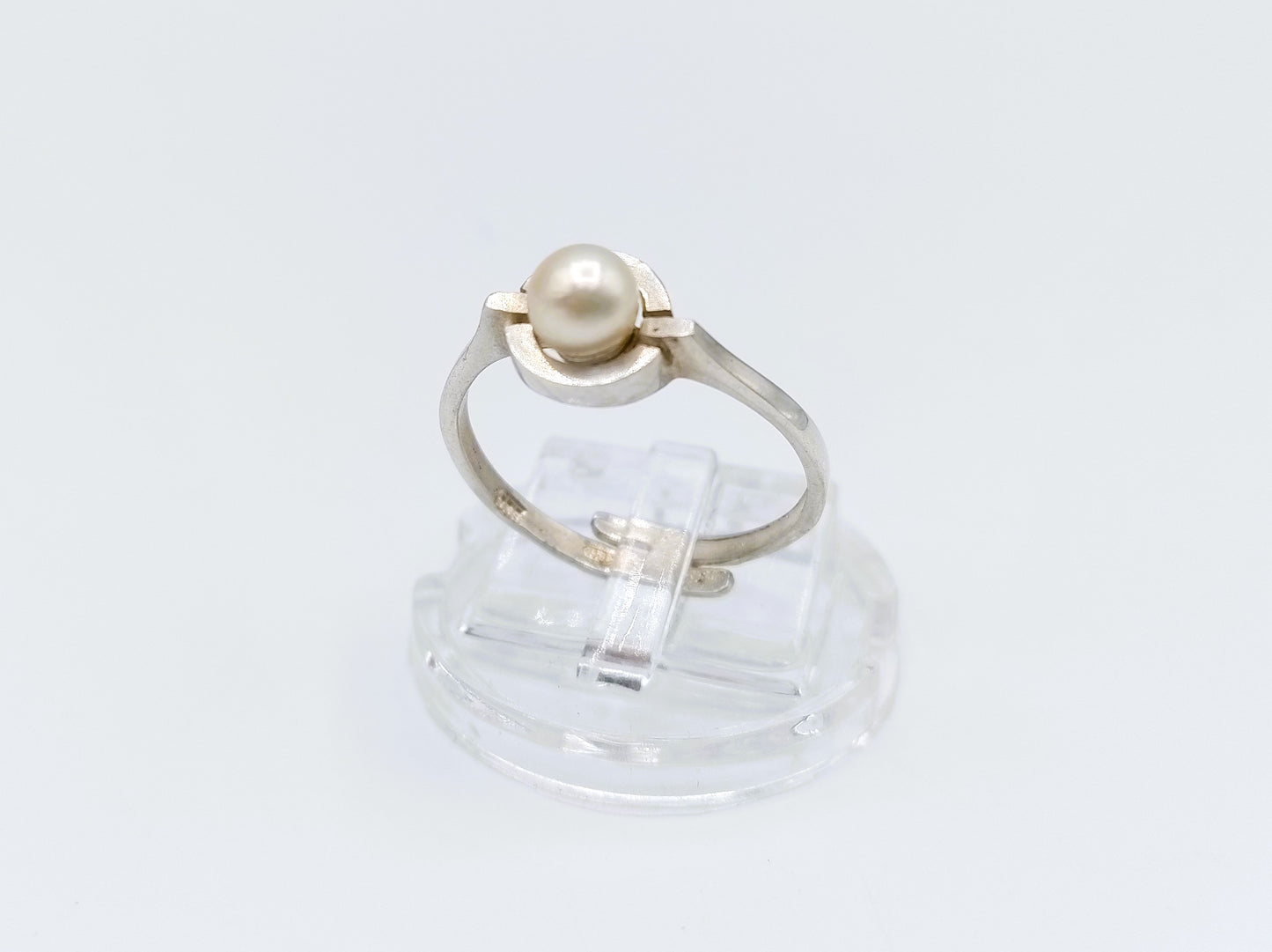 Zilveren ring met parel, 18 mm